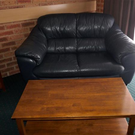 Colonial Motor Inn Bairnsdale Golden Chain Property Bagian luar foto