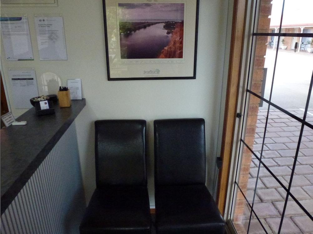 Colonial Motor Inn Bairnsdale Golden Chain Property Bagian luar foto