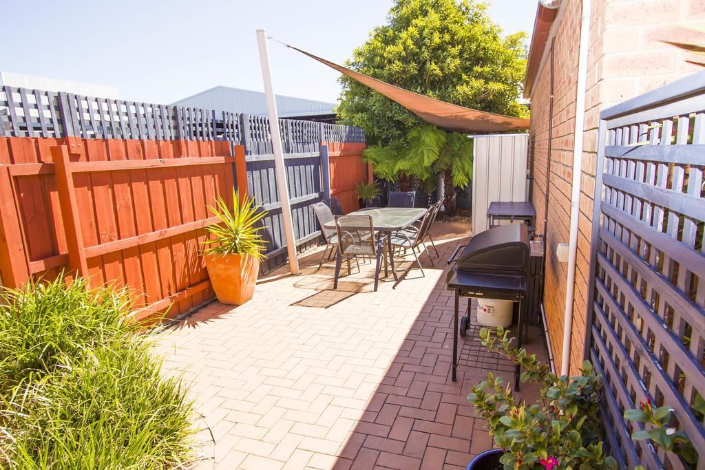 Colonial Motor Inn Bairnsdale Golden Chain Property Bagian luar foto
