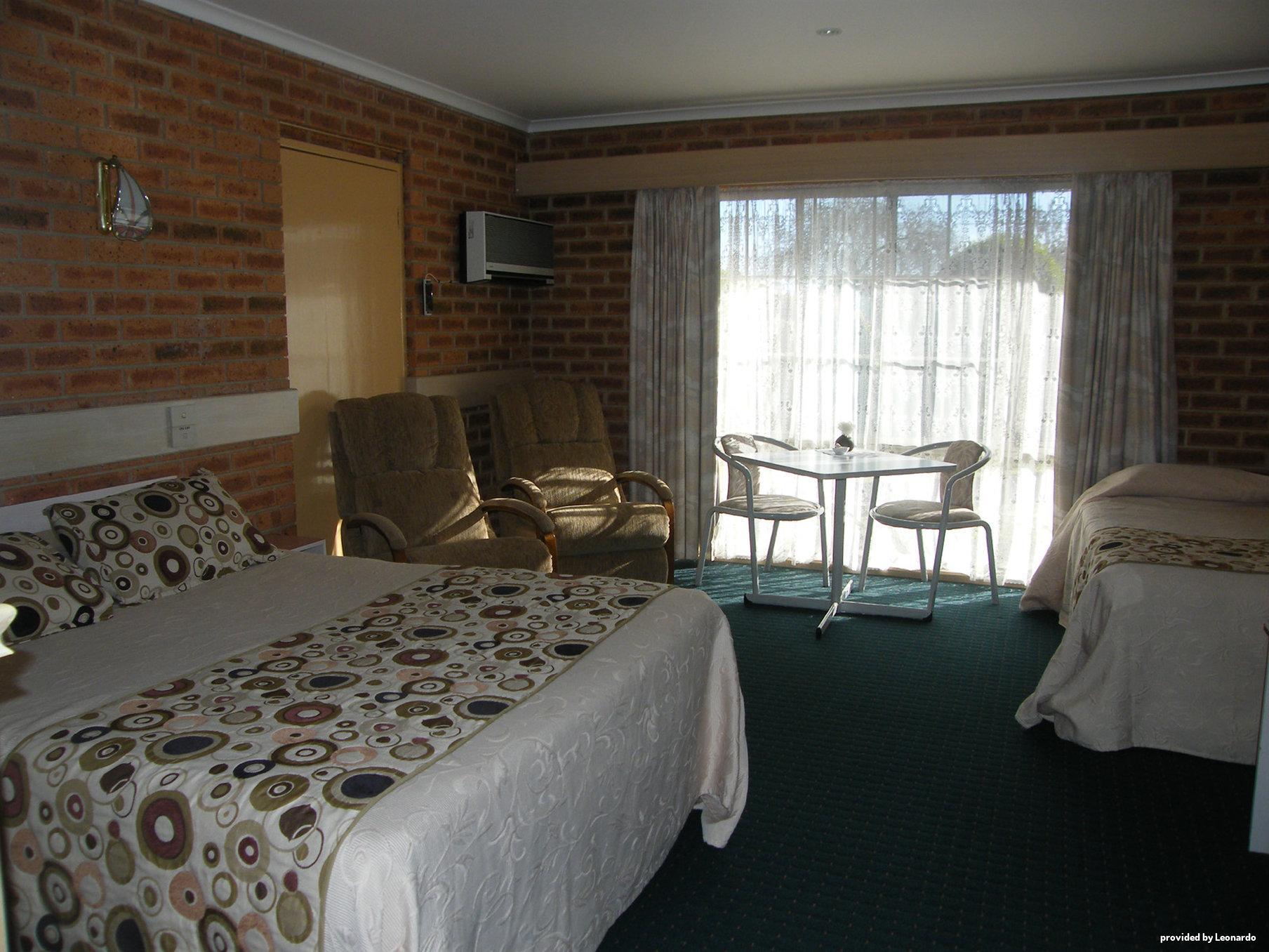 Colonial Motor Inn Bairnsdale Golden Chain Property Ruang foto
