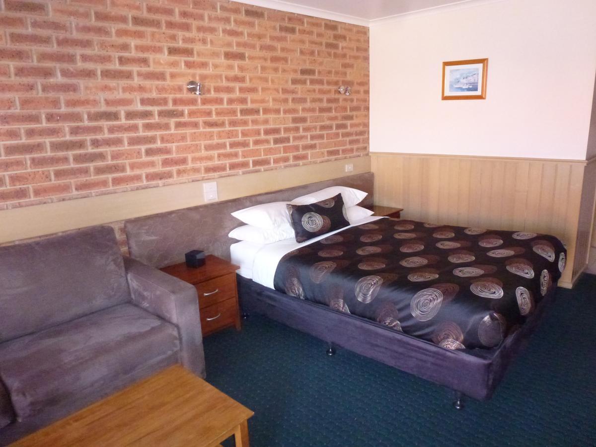 Colonial Motor Inn Bairnsdale Golden Chain Property Bagian luar foto