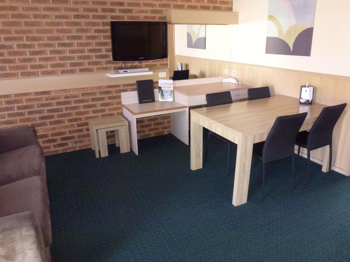 Colonial Motor Inn Bairnsdale Golden Chain Property Bagian luar foto