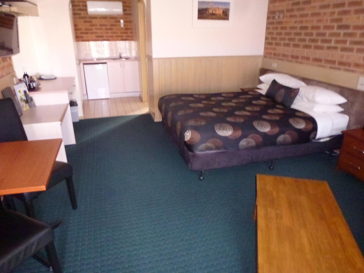 Colonial Motor Inn Bairnsdale Golden Chain Property Bagian luar foto