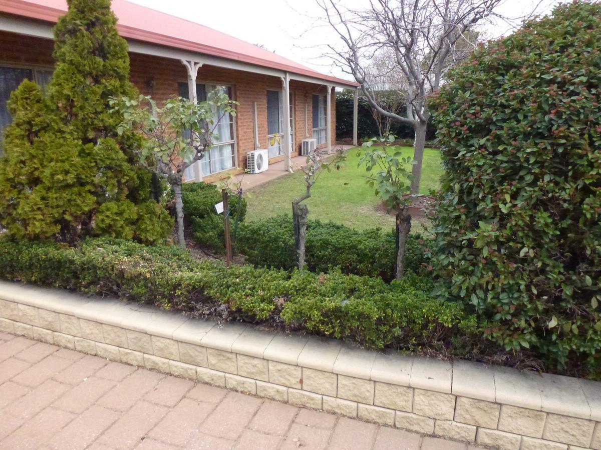 Colonial Motor Inn Bairnsdale Golden Chain Property Bagian luar foto