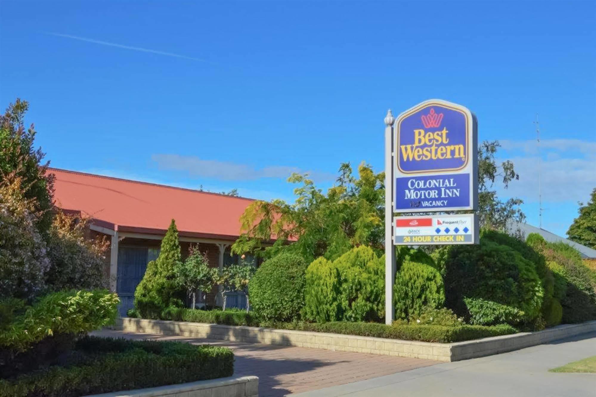 Colonial Motor Inn Bairnsdale Golden Chain Property Bagian luar foto