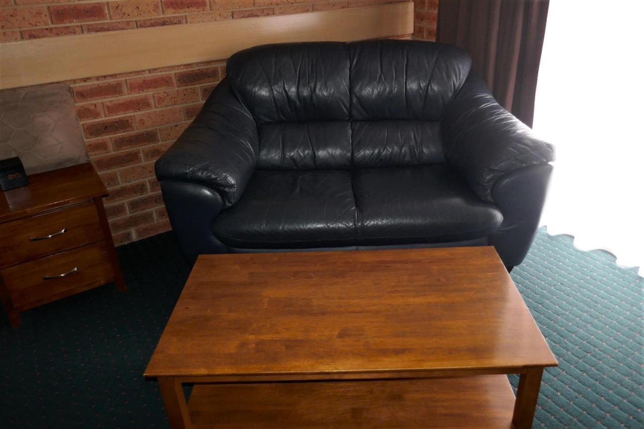 Colonial Motor Inn Bairnsdale Golden Chain Property Bagian luar foto
